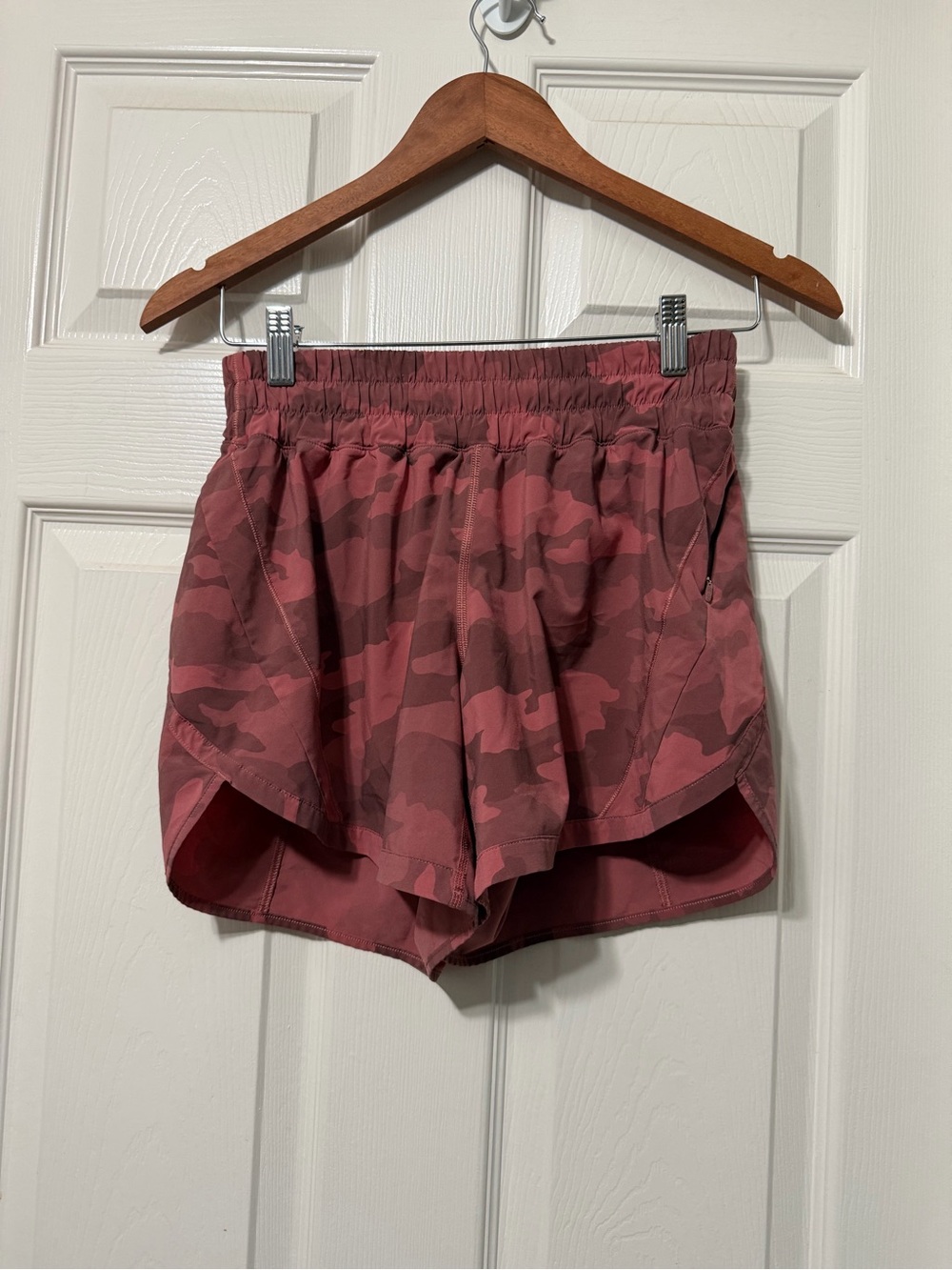 Lululemon athletica track that mid rise lined short 5” size 6 vvguc